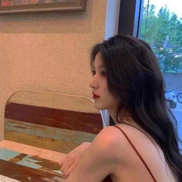 蜜丝炸弹 海报
